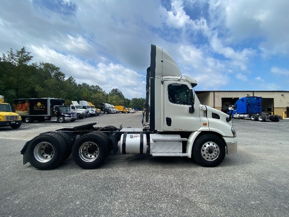 Day Cab Tractor-Heavy Duty Tractors-Freightliner-2018-Cascadia 11364ST-Atlanta-GA-506,874\n\t\tmiles-$ 37,000 - Image 8
