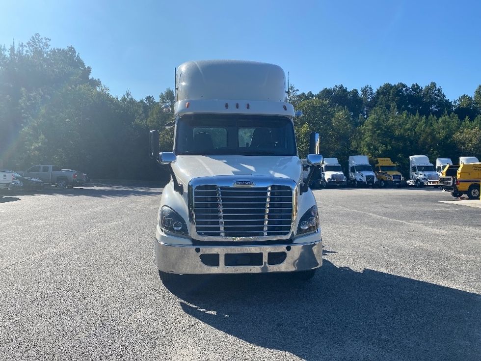 Day Cab Tractor-Heavy Duty Tractors-Freightliner-2018-Cascadia 11364ST-Atlanta-GA-546,189\n\t\tmiles-$ 33,500 - Image 2