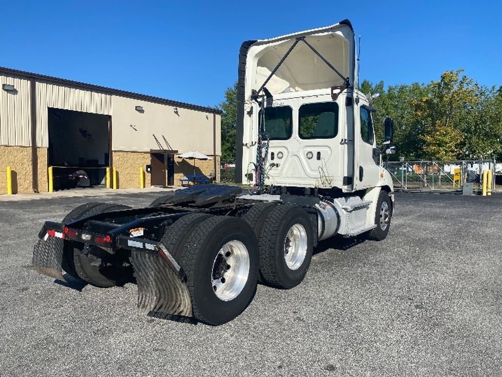 Day Cab Tractor-Heavy Duty Tractors-Freightliner-2018-Cascadia 11364ST-Atlanta-GA-546,189\n\t\tmiles-$ 33,500 - Image 7