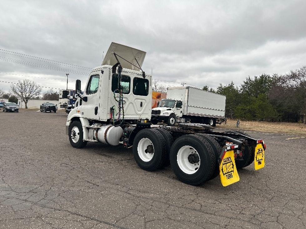Day Cab Tractor-Heavy Duty Tractors-Freightliner-2018-Cascadia 11364ST-Brooklyn Park-MN-495,848\n\t\tmiles-$ 28,500 - Image 5