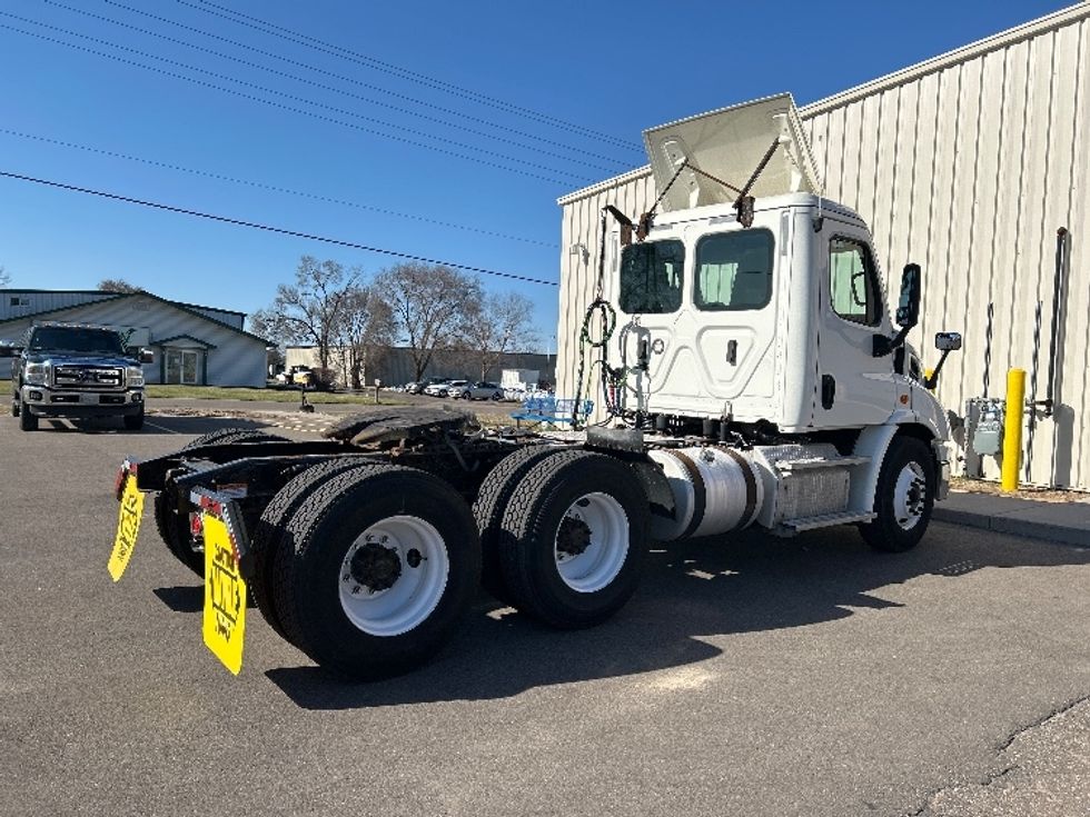 Day Cab Tractor-Heavy Duty Tractors-Freightliner-2018-Cascadia 11364ST-Brooklyn Park-MN-495,848\n\t\tmiles-$ 28,500 - Image 7