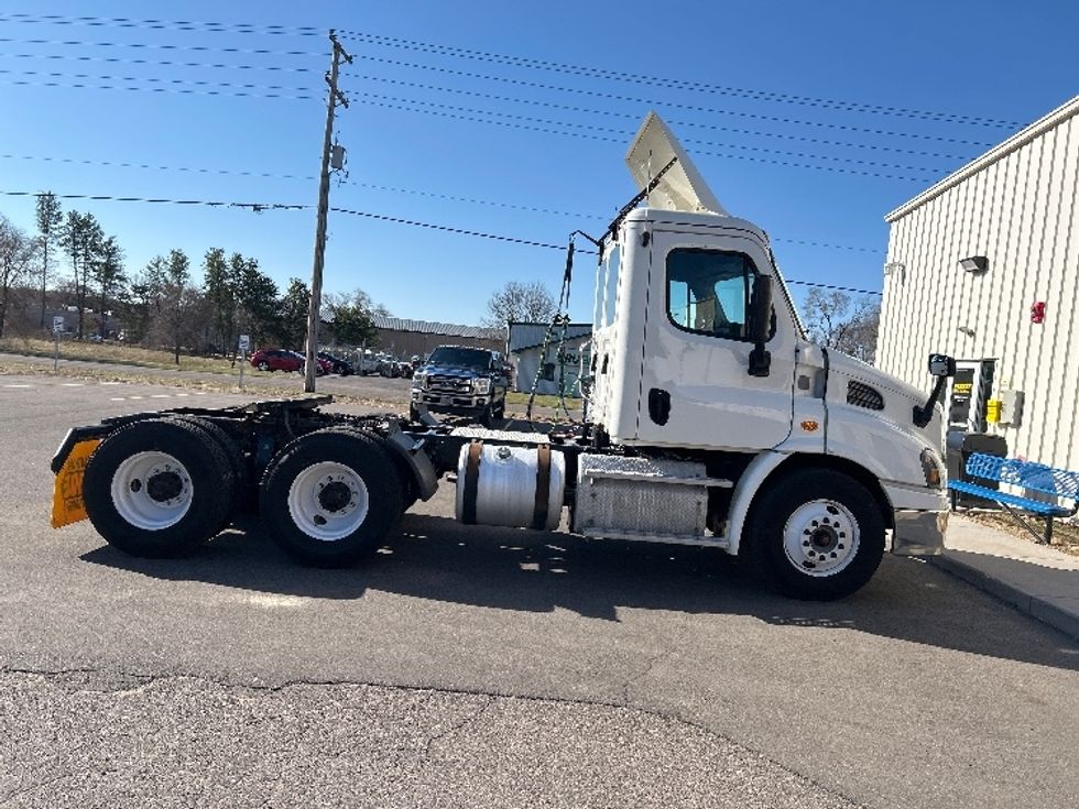 Day Cab Tractor-Heavy Duty Tractors-Freightliner-2018-Cascadia 11364ST-Brooklyn Park-MN-495,848\n\t\tmiles-$ 28,500 - Image 8
