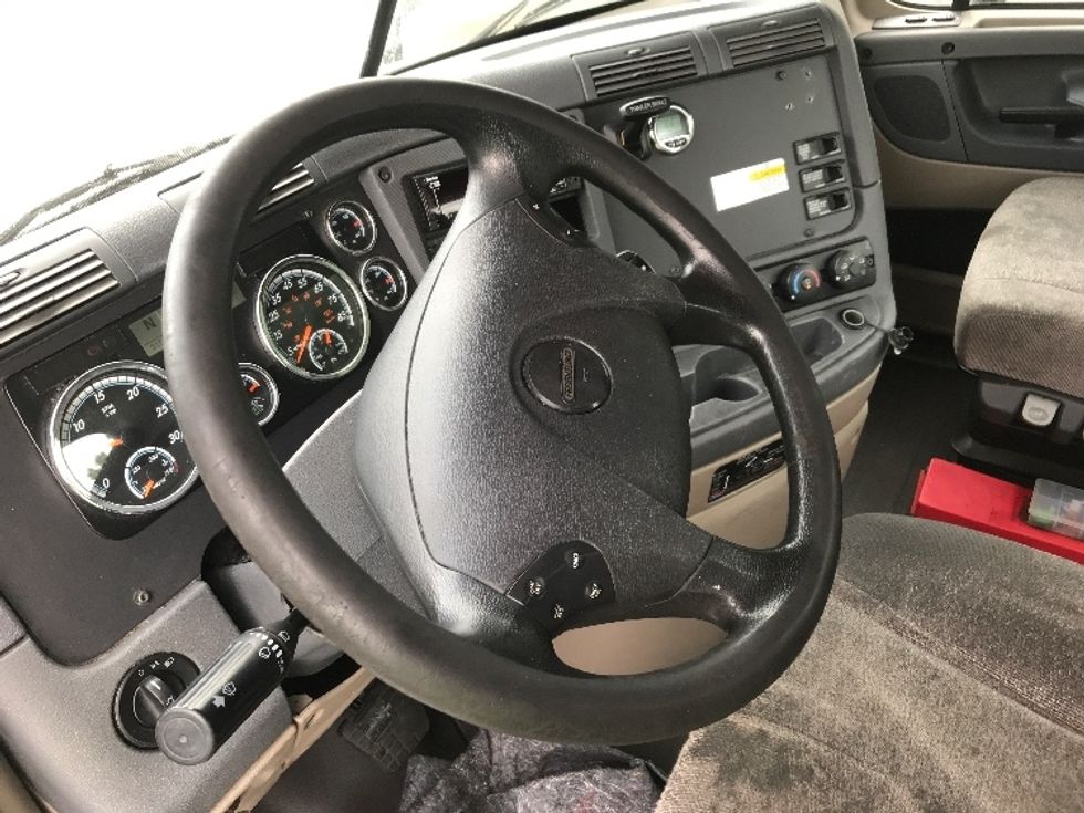 Day Cab Tractor-Heavy Duty Tractors-Freightliner-2018-Cascadia 11364ST-Burlington-NJ-317,591\n\t\tmiles-$ 44,250 - Image 10