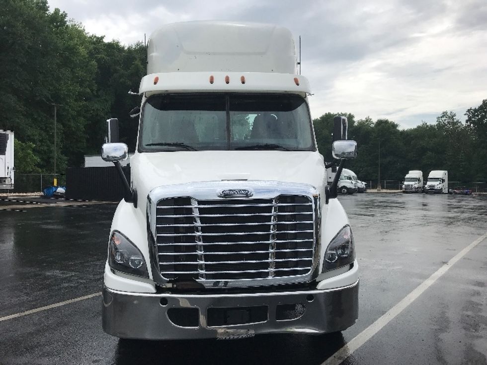 Day Cab Tractor-Heavy Duty Tractors-Freightliner-2018-Cascadia 11364ST-Burlington-NJ-317,591\n\t\tmiles-$ 44,250 - Image 2