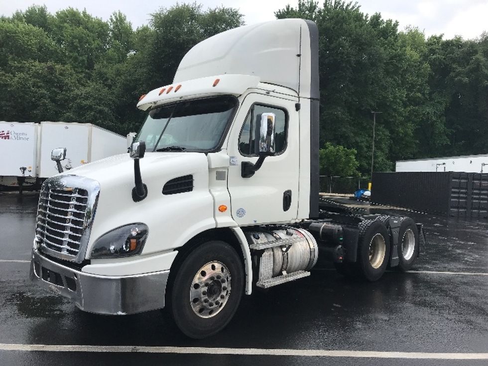 Day Cab Tractor-Heavy Duty Tractors-Freightliner-2018-Cascadia 11364ST-Burlington-NJ-317,591\n\t\tmiles-$ 44,250 - Image 3