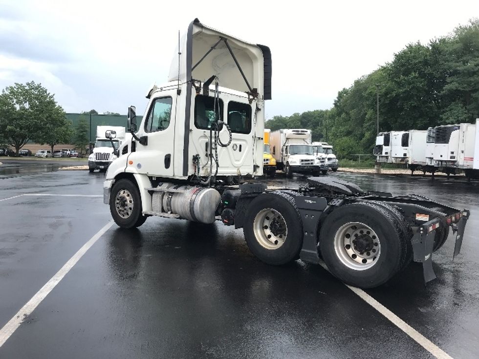 Day Cab Tractor-Heavy Duty Tractors-Freightliner-2018-Cascadia 11364ST-Burlington-NJ-317,591\n\t\tmiles-$ 44,250 - Image 5