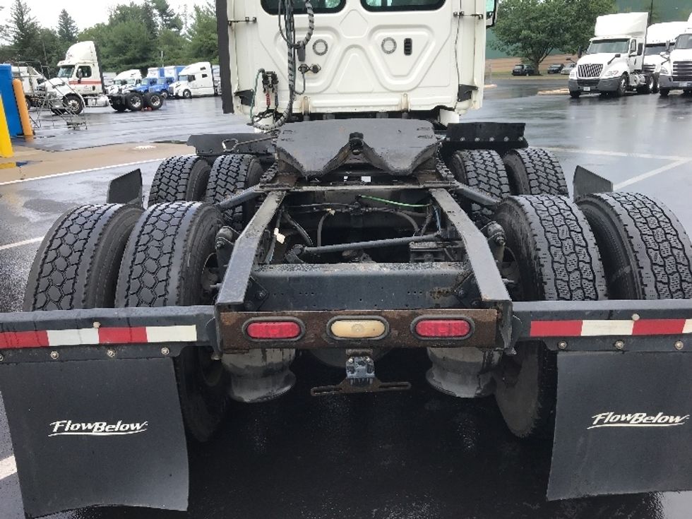 Day Cab Tractor-Heavy Duty Tractors-Freightliner-2018-Cascadia 11364ST-Burlington-NJ-317,591\n\t\tmiles-$ 44,250 - Image 6