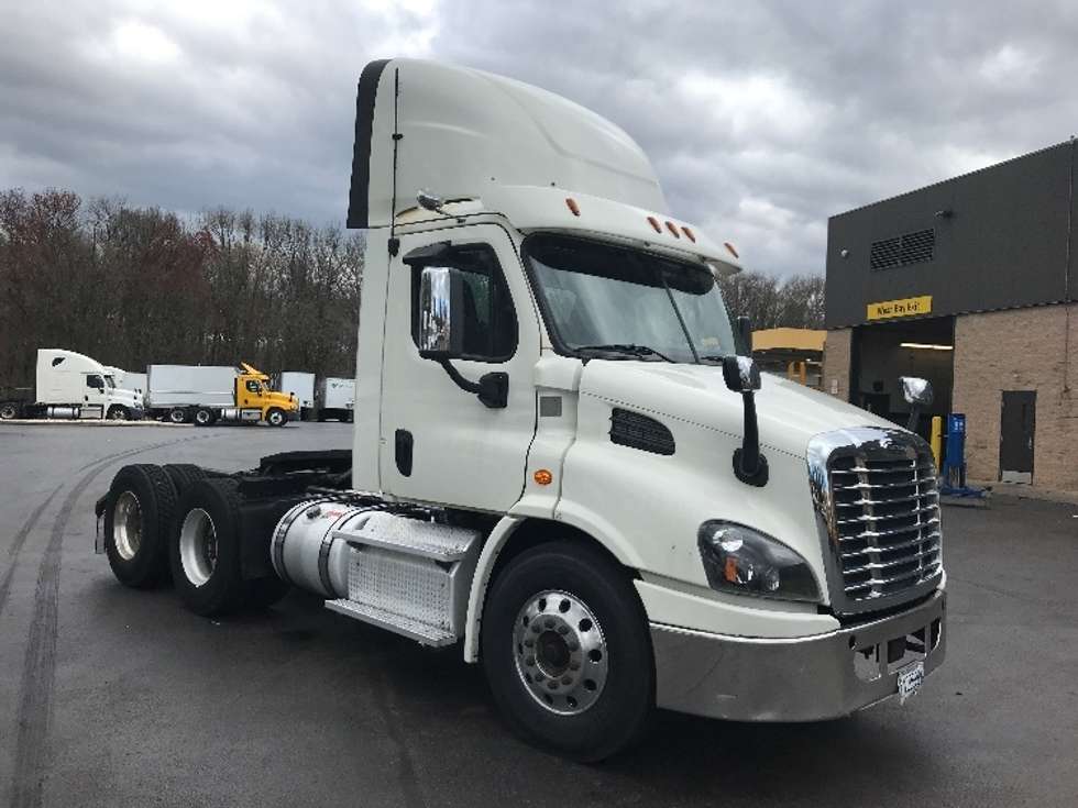 Day Cab Tractor-Heavy Duty Tractors-Freightliner-2018-Cascadia 11364ST-Burlington-NJ-344,849
miles-$ 40,250