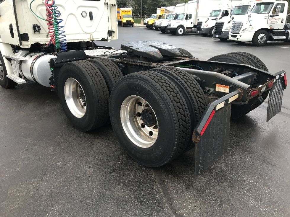 Day Cab Tractor-Heavy Duty Tractors-Freightliner-2018-Cascadia 11364ST-Burlington-NJ-344,849\n\t\tmiles-$ 40,250 - Image 19
