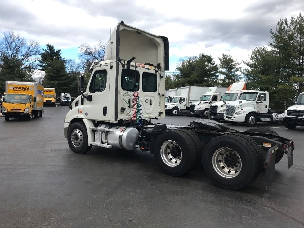 Day Cab Tractor-Heavy Duty Tractors-Freightliner-2018-Cascadia 11364ST-Burlington-NJ-344,849\n\t\tmiles-$ 40,250 - Image 5