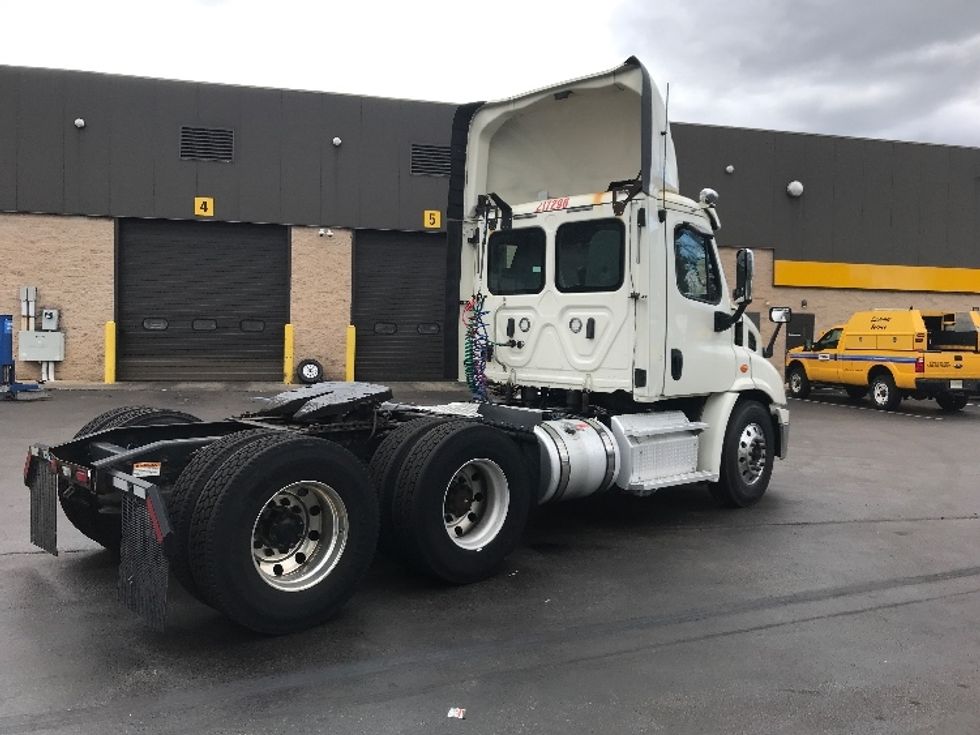 Day Cab Tractor-Heavy Duty Tractors-Freightliner-2018-Cascadia 11364ST-Burlington-NJ-344,849\n\t\tmiles-$ 40,250 - Image 7