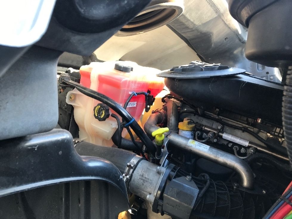 Day Cab Tractor-Heavy Duty Tractors-Freightliner-2018-Cascadia 11364ST-Burlington-NJ-355,588\n\t\tmiles-$ 41,500 - Image 15