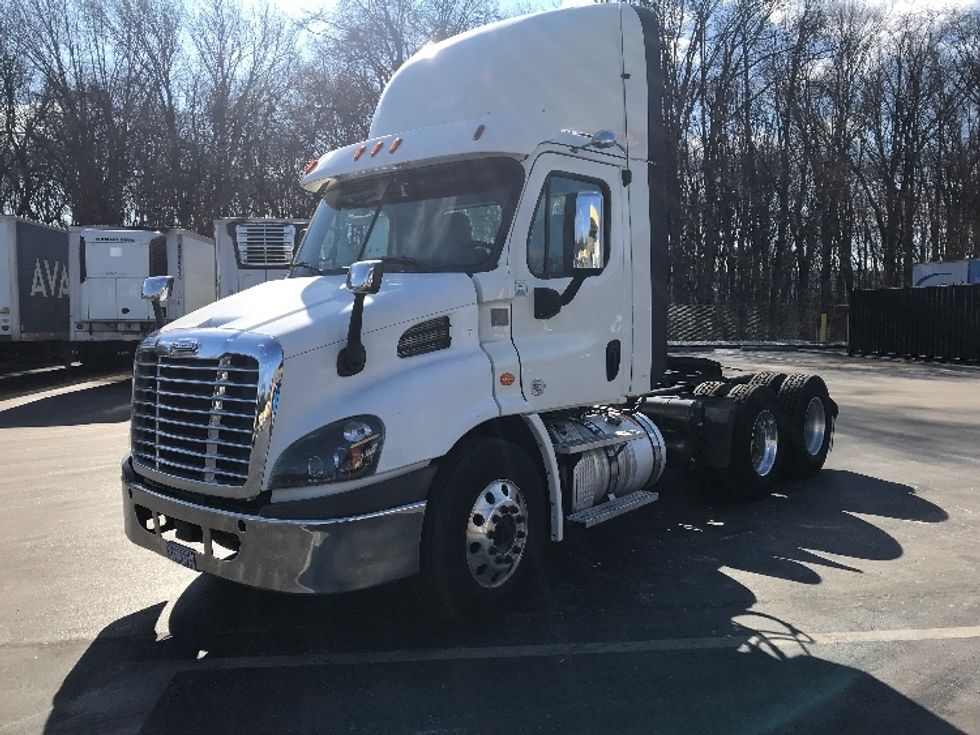 Day Cab Tractor-Heavy Duty Tractors-Freightliner-2018-Cascadia 11364ST-Burlington-NJ-355,588\n\t\tmiles-$ 41,500 - Image 3