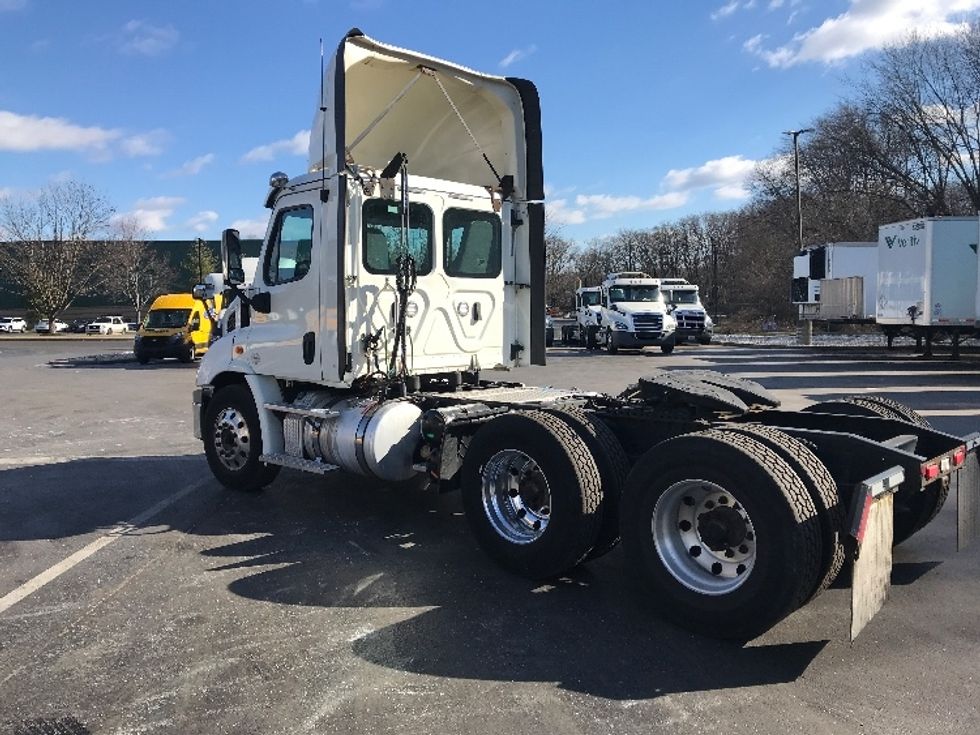 Day Cab Tractor-Heavy Duty Tractors-Freightliner-2018-Cascadia 11364ST-Burlington-NJ-355,588\n\t\tmiles-$ 41,500 - Image 5