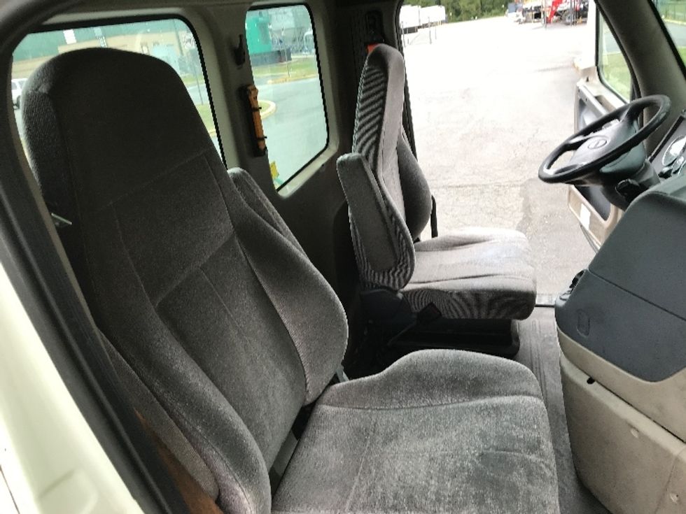 Day Cab Tractor-Heavy Duty Tractors-Freightliner-2018-Cascadia 11364ST-Burlington-NJ-377,896\n\t\tmiles-$ 41,000 - Image 14