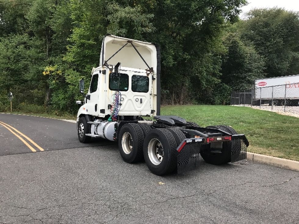 Day Cab Tractor-Heavy Duty Tractors-Freightliner-2018-Cascadia 11364ST-Burlington-NJ-377,896\n\t\tmiles-$ 41,000 - Image 5