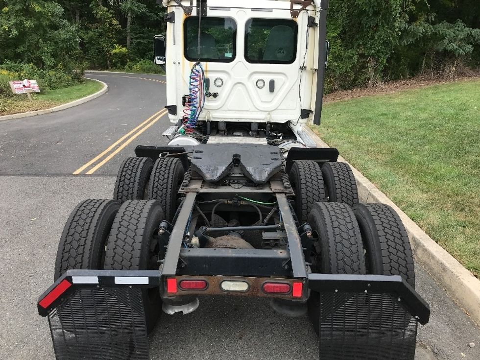 Day Cab Tractor-Heavy Duty Tractors-Freightliner-2018-Cascadia 11364ST-Burlington-NJ-377,896\n\t\tmiles-$ 41,000 - Image 6