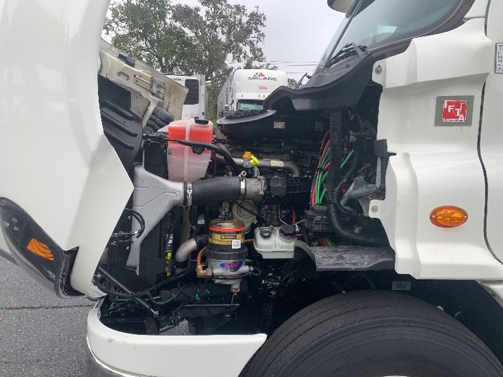 Day Cab Tractor-Heavy Duty Tractors-Freightliner-2018-Cascadia 11364ST-Concord-NC-558,137\n\t\tmiles-$ 32,500 - Image 15