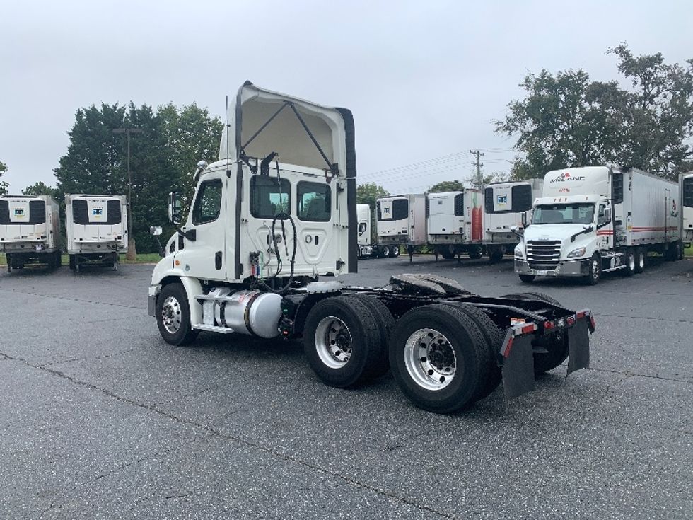 Day Cab Tractor-Heavy Duty Tractors-Freightliner-2018-Cascadia 11364ST-Concord-NC-558,137\n\t\tmiles-$ 32,500 - Image 5