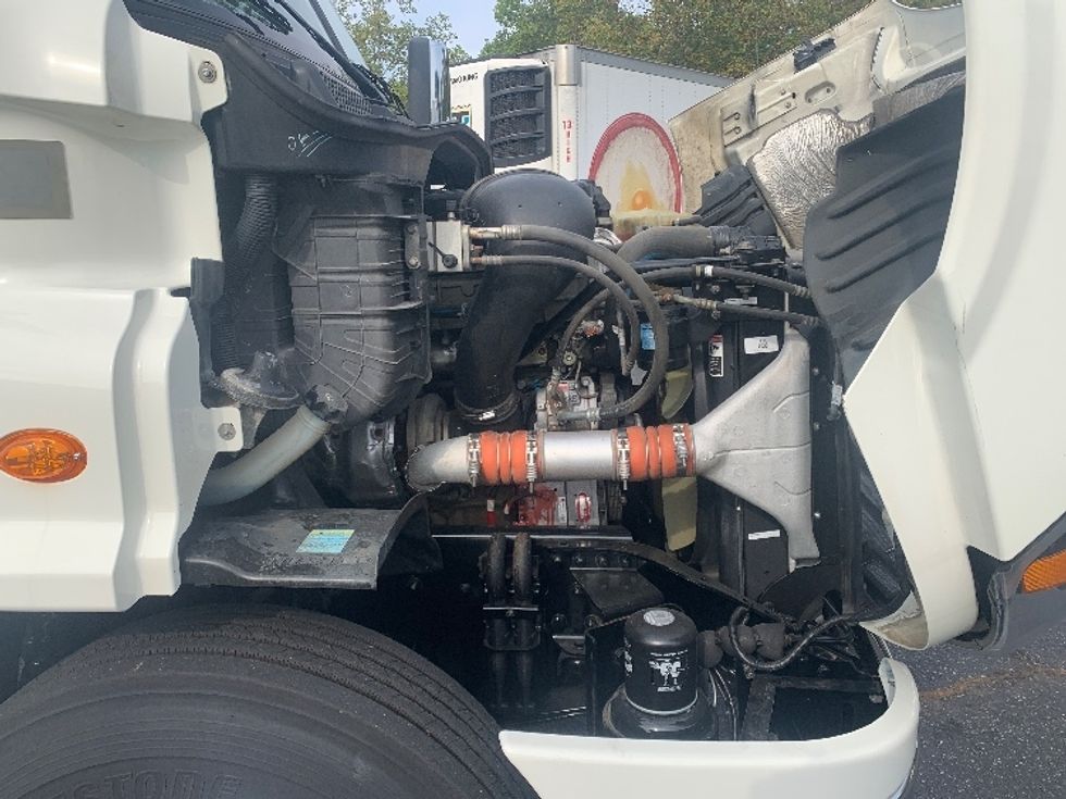 Day Cab Tractor-Heavy Duty Tractors-Freightliner-2018-Cascadia 11364ST-Concord-NC-565,537\n\t\tmiles-$ 31,750 - Image 14