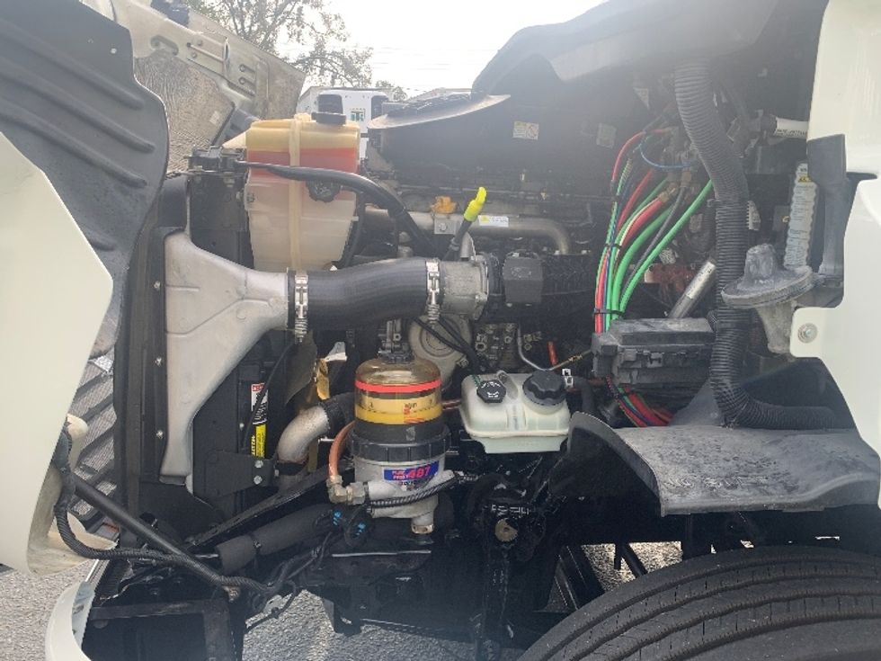 Day Cab Tractor-Heavy Duty Tractors-Freightliner-2018-Cascadia 11364ST-Concord-NC-565,537\n\t\tmiles-$ 31,750 - Image 15