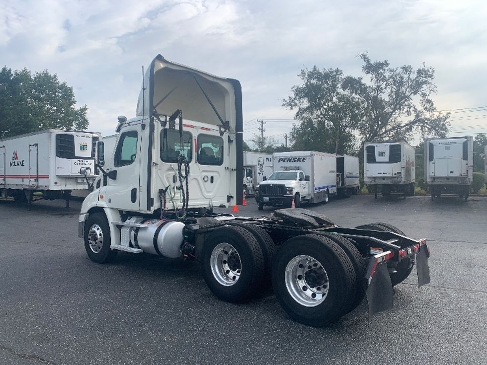 Day Cab Tractor-Heavy Duty Tractors-Freightliner-2018-Cascadia 11364ST-Concord-NC-565,537\n\t\tmiles-$ 31,750 - Image 5