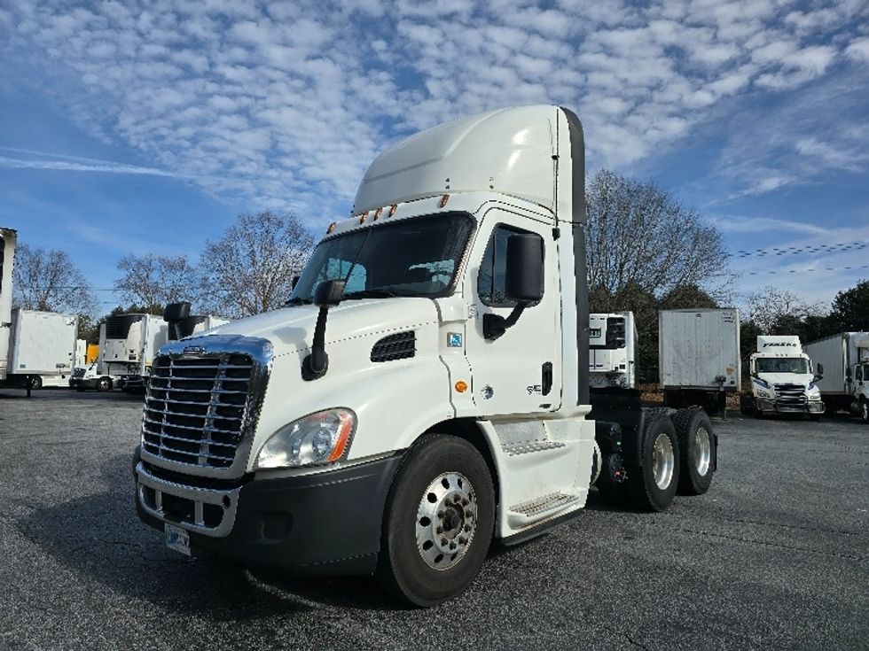 Day Cab Tractor-Heavy Duty Tractors-Freightliner-2018-Cascadia 11364ST-Duluth-GA-359,662\n\t\tmiles-$ 42,000 - Image 3
