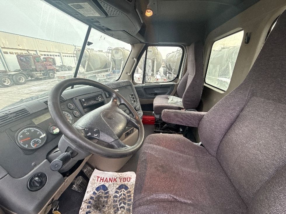 Day Cab Tractor-Heavy Duty Tractors-Freightliner-2018-Cascadia 11364ST-East Chicago-IN-429,205\n\t\tmiles-$ 32,250 - Image 10