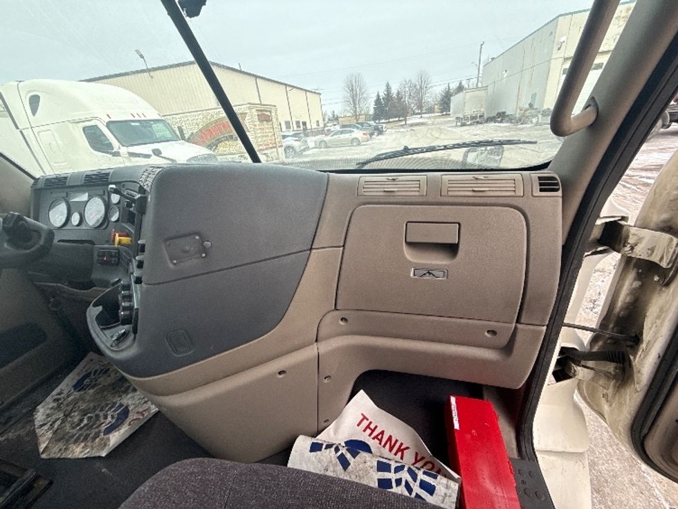 Day Cab Tractor-Heavy Duty Tractors-Freightliner-2018-Cascadia 11364ST-East Chicago-IN-429,205\n\t\tmiles-$ 32,250 - Image 13