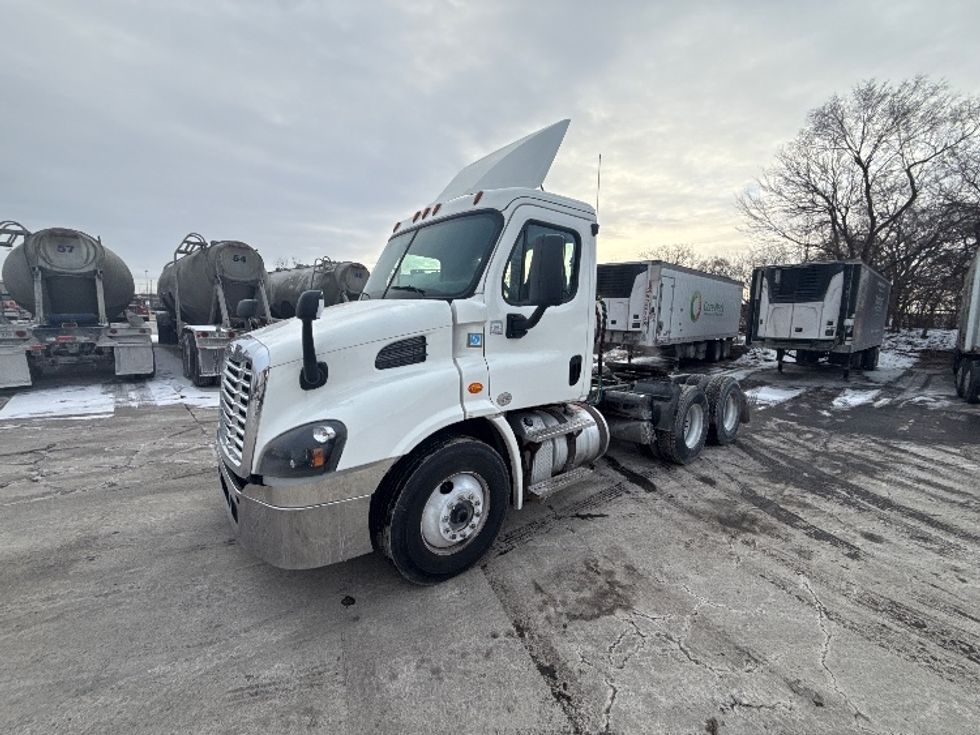 Day Cab Tractor-Heavy Duty Tractors-Freightliner-2018-Cascadia 11364ST-East Chicago-IN-429,205\n\t\tmiles-$ 32,250 - Image 3