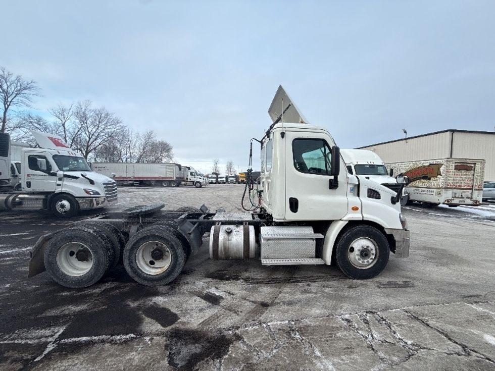 Day Cab Tractor-Heavy Duty Tractors-Freightliner-2018-Cascadia 11364ST-East Chicago-IN-429,205\n\t\tmiles-$ 32,250 - Image 8