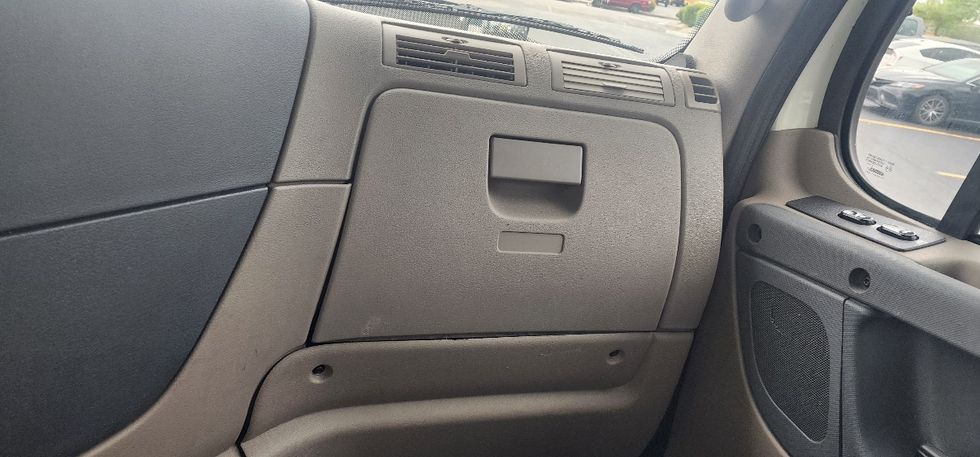 Day Cab Tractor-Heavy Duty Tractors-Freightliner-2018-Cascadia 11364ST-Erlanger-KY-478,586\n\t\tmiles-$ 35,000 - Image 13