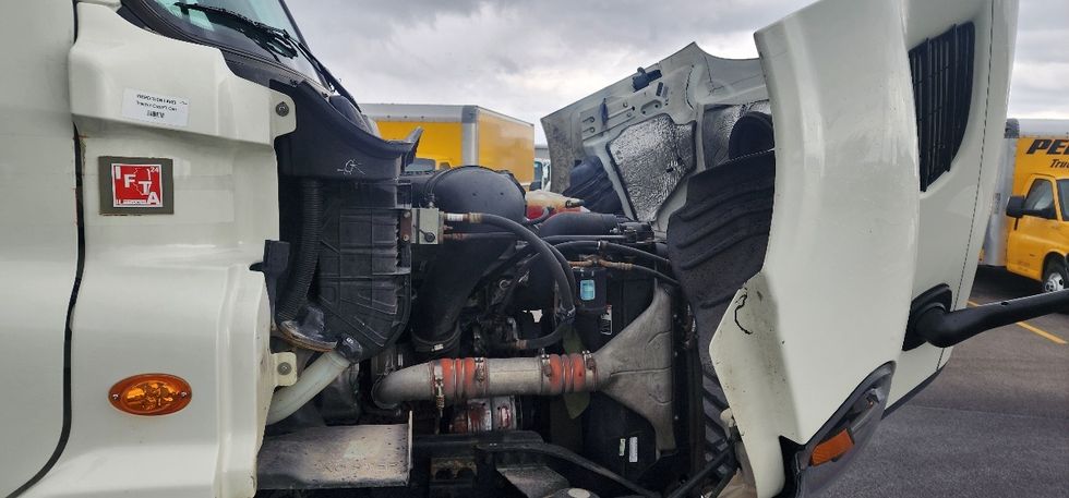 Day Cab Tractor-Heavy Duty Tractors-Freightliner-2018-Cascadia 11364ST-Erlanger-KY-478,586\n\t\tmiles-$ 35,000 - Image 15