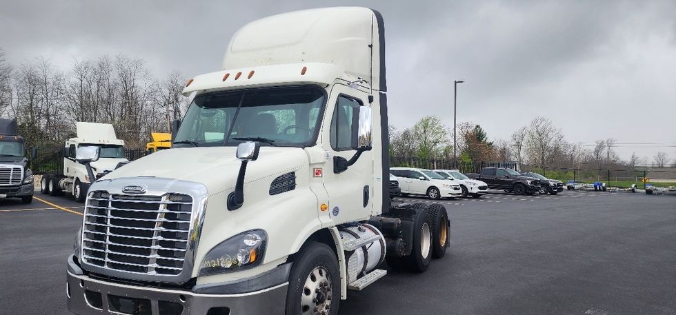 Day Cab Tractor-Heavy Duty Tractors-Freightliner-2018-Cascadia 11364ST-Erlanger-KY-478,586\n\t\tmiles-$ 35,000 - Image 3