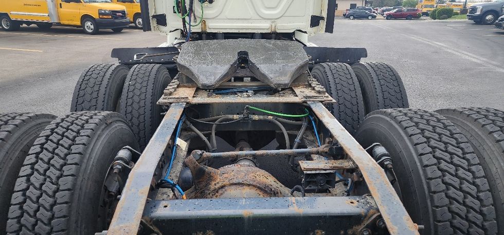 Day Cab Tractor-Heavy Duty Tractors-Freightliner-2018-Cascadia 11364ST-Erlanger-KY-478,586\n\t\tmiles-$ 35,000 - Image 6