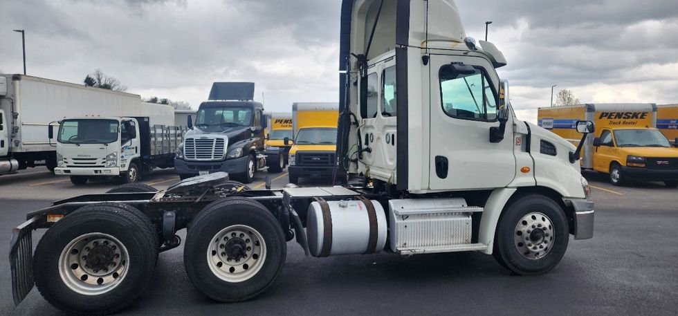 Day Cab Tractor-Heavy Duty Tractors-Freightliner-2018-Cascadia 11364ST-Erlanger-KY-478,586\n\t\tmiles-$ 35,000 - Image 8