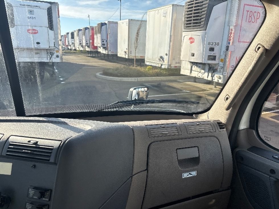 Day Cab Tractor-Heavy Duty Tractors-Freightliner-2018-Cascadia 11364ST-Everett-WA-267,940\n\t\tmiles-$ 50,750 - Image 13