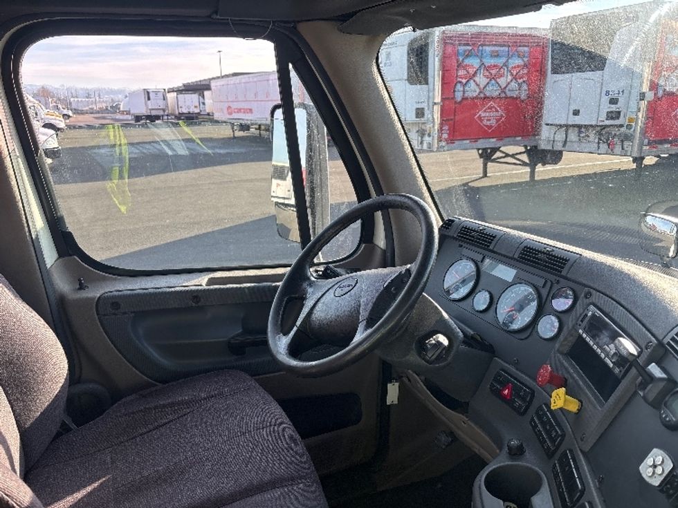 Day Cab Tractor-Heavy Duty Tractors-Freightliner-2018-Cascadia 11364ST-Everett-WA-267,940\n\t\tmiles-$ 50,750 - Image 14