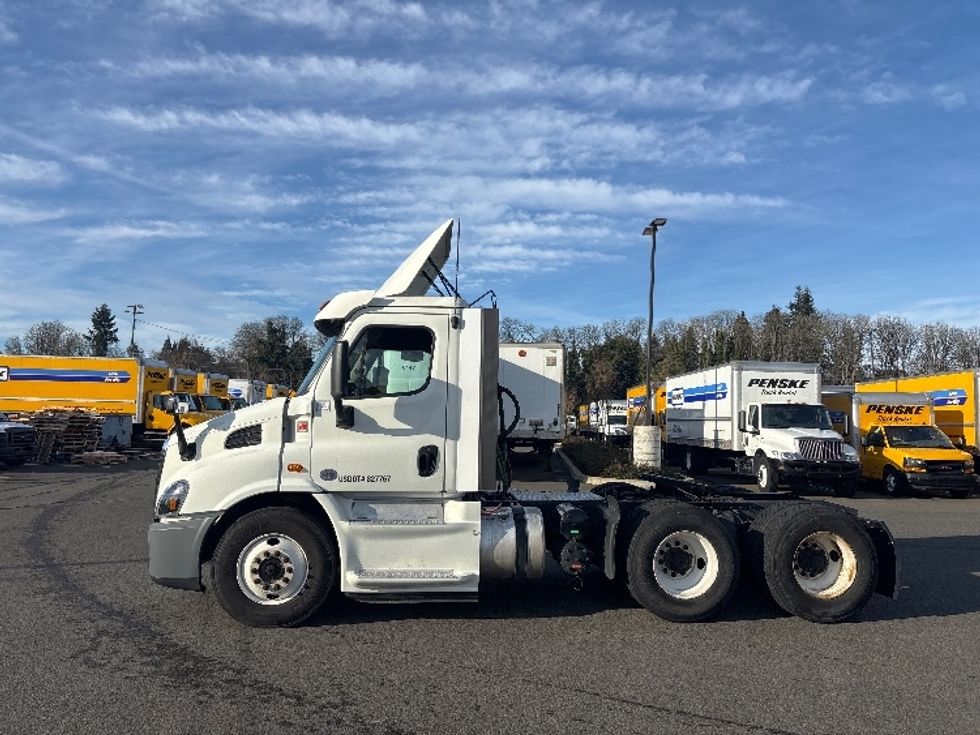 Day Cab Tractor-Heavy Duty Tractors-Freightliner-2018-Cascadia 11364ST-Everett-WA-267,940\n\t\tmiles-$ 50,750 - Image 4