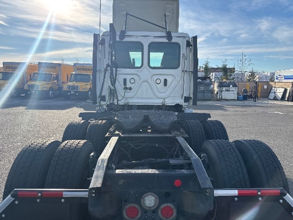 Day Cab Tractor-Heavy Duty Tractors-Freightliner-2018-Cascadia 11364ST-Everett-WA-267,940\n\t\tmiles-$ 50,750 - Image 6