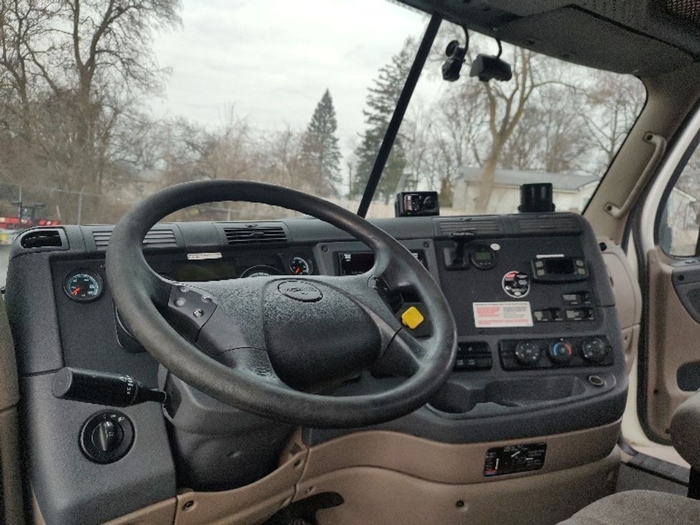 Day Cab Tractor-Heavy Duty Tractors-Freightliner-2018-Cascadia 11364ST-Fort Wayne-IN-521,009\n\t\tmiles-$ 31,750 - Image 10