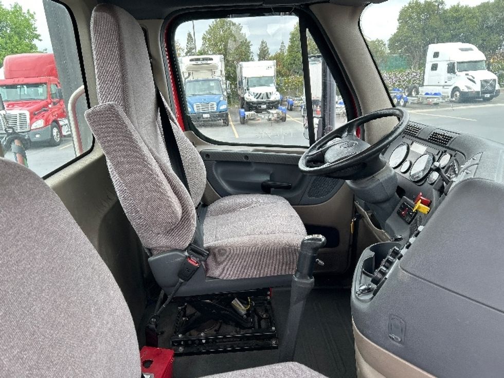 Day Cab Tractor-Heavy Duty Tractors-Freightliner-2018-Cascadia 11364ST-Gilroy-CA-246,538\n\t\tmiles-$ 38,000 - Image 14