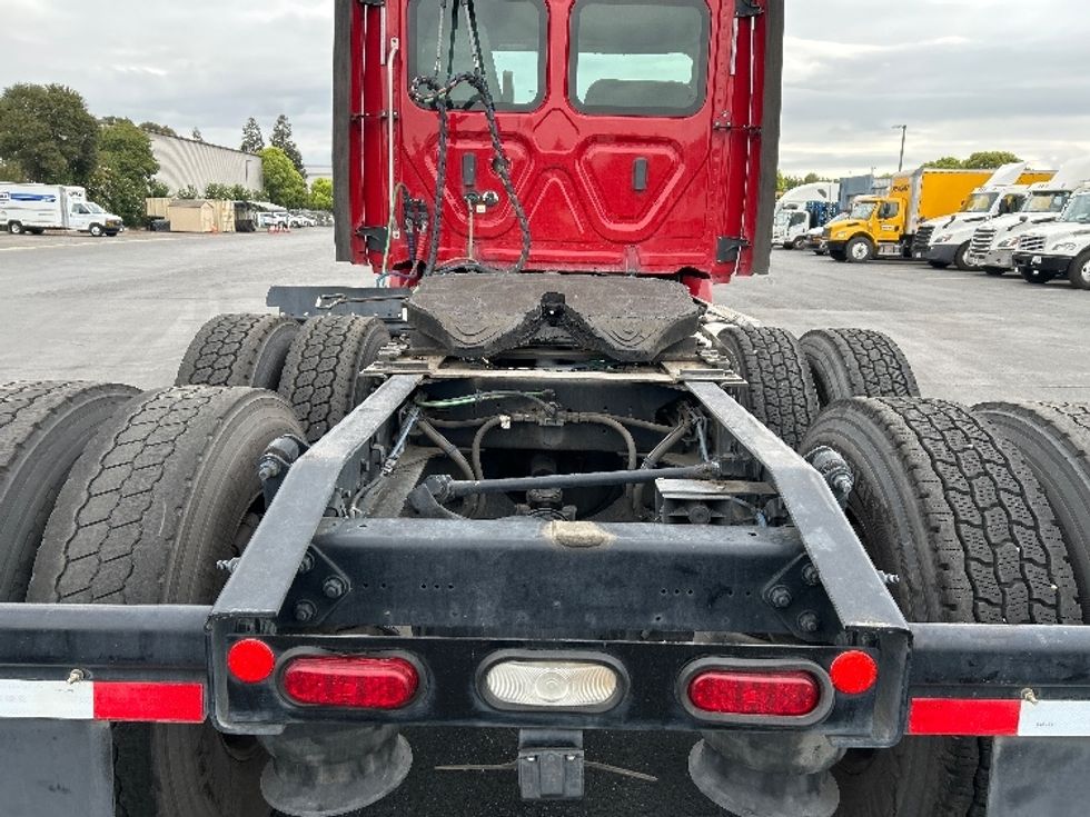 Day Cab Tractor-Heavy Duty Tractors-Freightliner-2018-Cascadia 11364ST-Gilroy-CA-246,538\n\t\tmiles-$ 38,000 - Image 6