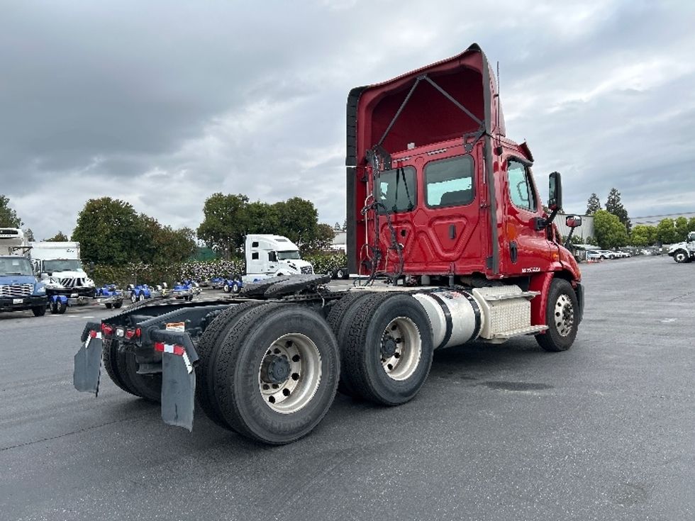 Day Cab Tractor-Heavy Duty Tractors-Freightliner-2018-Cascadia 11364ST-Gilroy-CA-246,538\n\t\tmiles-$ 38,000 - Image 7