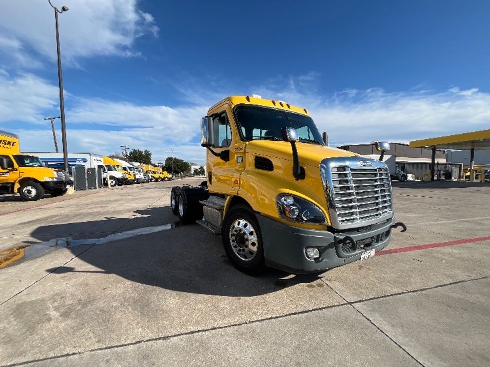 Day Cab Tractor-Heavy Duty Tractors-Freightliner-2018-Cascadia 11364ST-Grand Prairie-TX-769,444\n\t\tmiles-$ 22,750 - Image 1