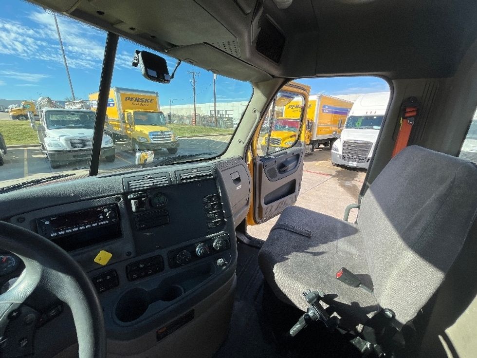 Day Cab Tractor-Heavy Duty Tractors-Freightliner-2018-Cascadia 11364ST-Grand Prairie-TX-769,444\n\t\tmiles-$ 22,750 - Image 10