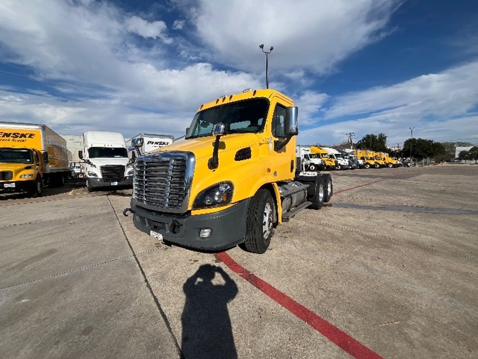 Day Cab Tractor-Heavy Duty Tractors-Freightliner-2018-Cascadia 11364ST-Grand Prairie-TX-769,444\n\t\tmiles-$ 22,750 - Image 3