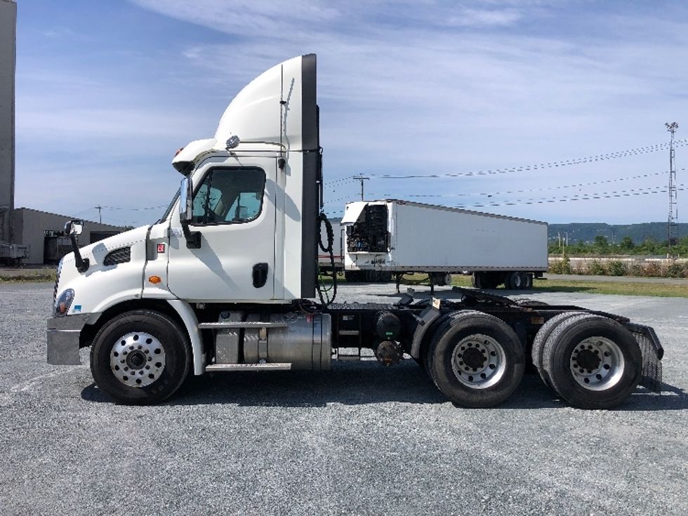 Day Cab Tractor-Heavy Duty Tractors-Freightliner-2018-Cascadia 11364ST-Guilderland Center-NY-307,475\n\t\tmiles-$ 42,500 - Image 4