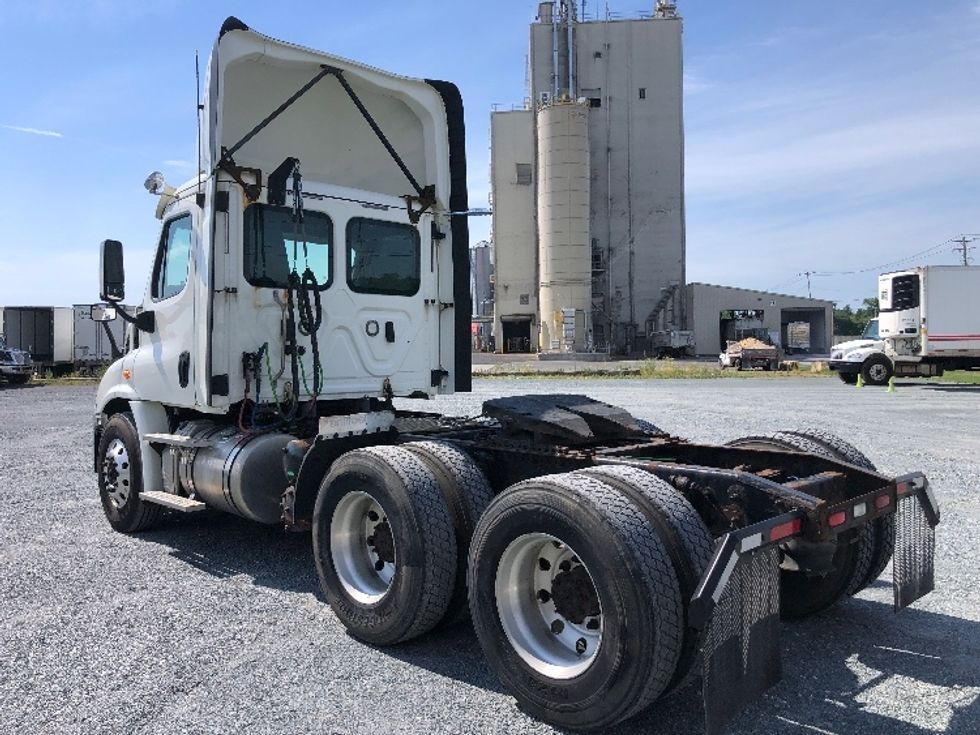 Day Cab Tractor-Heavy Duty Tractors-Freightliner-2018-Cascadia 11364ST-Guilderland Center-NY-307,475\n\t\tmiles-$ 42,500 - Image 5