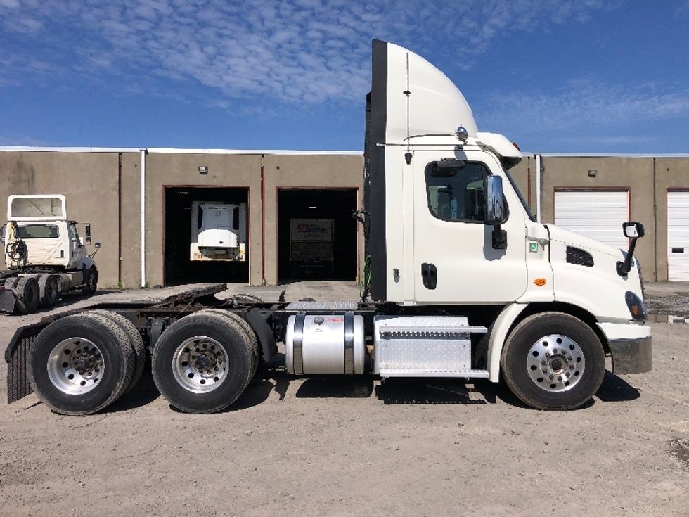 Day Cab Tractor-Heavy Duty Tractors-Freightliner-2018-Cascadia 11364ST-Guilderland Center-NY-357,654\n\t\tmiles-$ 37,500 - Image 8